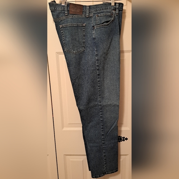 Wrangler Other - WRANGLER Men's Relaxed Fit Premium Jeans Blue Size W42 L32